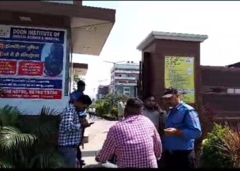 Breking: कांग्रेस नेता हरक सिंह रावत के ठिकानों पर विजिलेंस की छापेमारी।