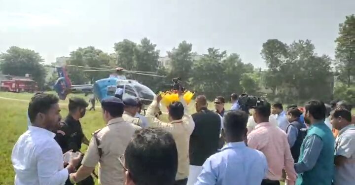 VIDEO: सीएम धामी की सुरक्षा में बड़ी चूक, मंत्री ने सरे आम उड़ाई प्रोटोकॉल की धज्जियां