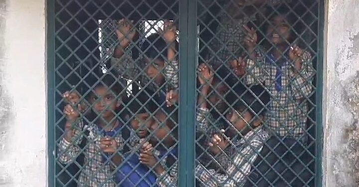 Video: स्कूल में आ धमका गुलदार, बच्चों और प्रशासन ने अपरा- तफरी!