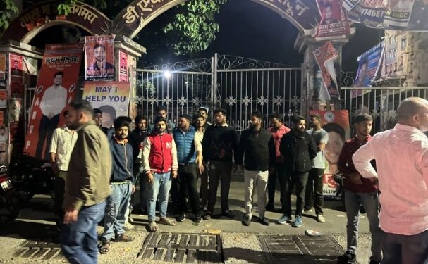 DAV कॉलेज की दीवार गिरने से बहन की मौत भाई गंभीर रूप से घायल, छात्रों का प्रदर्शन