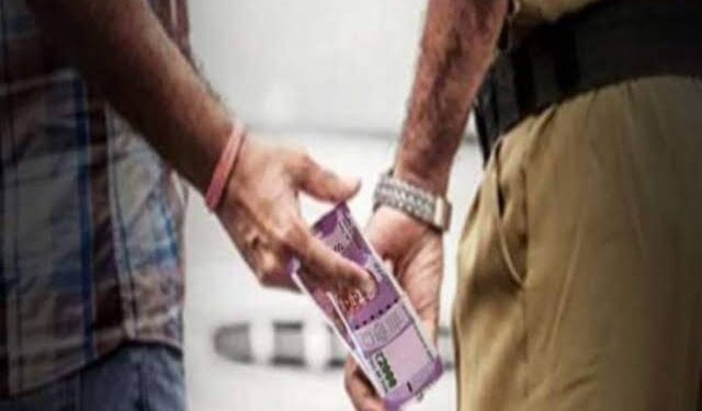 धर्मनगरी हरिद्वार में मित्र पुलिस का अधर्मी काम, दरोगा फरार, पीआरडी जवान पहुंचा हवालात