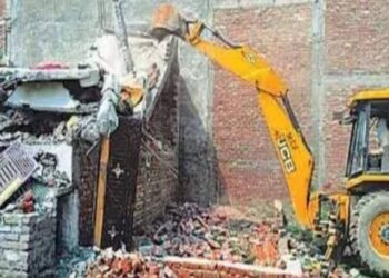 लोकसभा चुनाव के बाद यहां चलेगा अतिक्रमण पर बुलडोजर, 300 मकानों पर मंडरा रहे हैं खतरे के बादल!