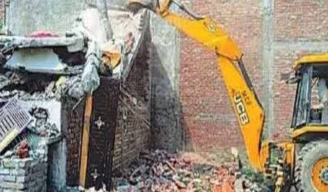 लोकसभा चुनाव के बाद यहां चलेगा अतिक्रमण पर बुलडोजर, 300 मकानों पर मंडरा रहे हैं खतरे के बादल!