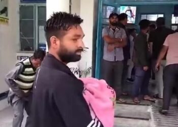 सड़क मार्ग खुलने के इंतजार में नवजात की मौत, सदमे में परिजन, सिस्टम पर सवाल।