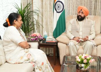 विधानसभा अध्यक्ष ने राज्यपाल से मुलाकात कर इस मुद्दे पर की बात, पढ़िए…