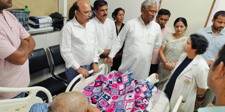 TSR ने AIIMS ऋषिकेश पहुंचकर पत्रकार योगेश का जाना हाल, चौथे स्तंभ पर हमले की निंदा कर Law and Order पर उठाए सवाल