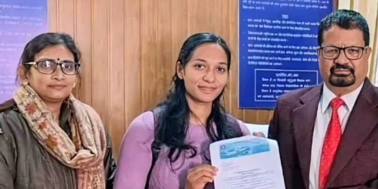 दिव्याक्षी देवरानी: भारतीय नौसेना की नई सब लेफ्टिनेंट