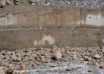 पहाड़ में 86 लाख की लागत से बनी पार्किंग उद्घाटन से पहले ही मलबे में दबी