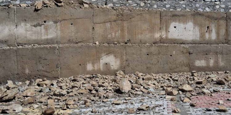 पहाड़ में 86 लाख की लागत से बनी पार्किंग उद्घाटन से पहले ही मलबे में दबी