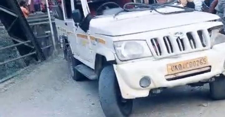 Accident: उत्तरकाशी जिले के मोरी में वाहन दुर्घटना, 1 की मौत 14 लोग गंभीर घायल