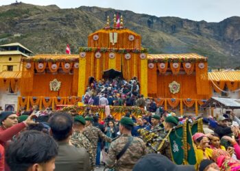 भगवान बदरीनाथ के विधि-विधान से खुले कपाट, 15 हजार से अधिक श्रद्धालु बने साक्षी, सीएम धामी भी रहे मौजूद।