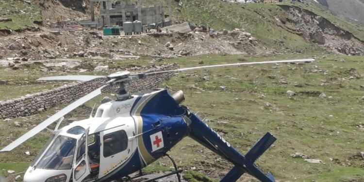 केदारनाथ में एम्स हॉस्पिटल की हेली एंबुलेंस दुर्घटनाग्रस्त, पायलट की सूझबूझ से बची दो डॉक्टरों की जान