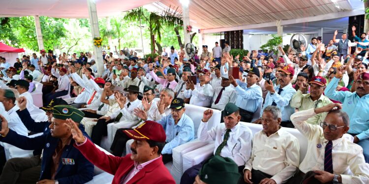 सैनिकों को राज्य सरकार ने दिया तोहफा, परमवीर चक्र विजेताओं की अनुदान राशि अब डेढ़ करोड़