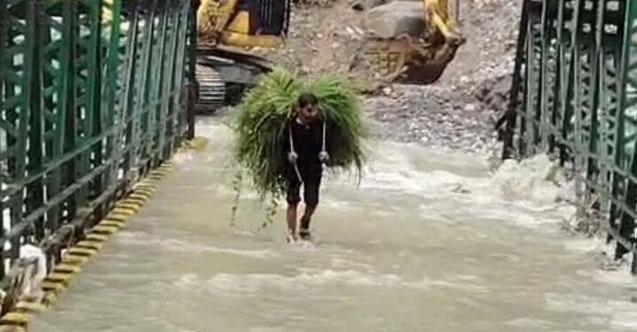 धराली के बाद स्याना चट्टी के अस्तित्व पर मंडरा रहे हैं खतरे के बादल, बहा पुल तो 20 गांवों का कटेगा कनेक्शन!