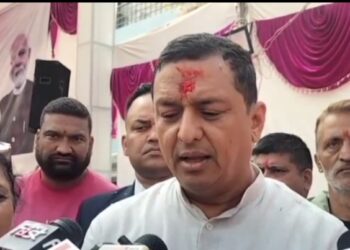 Video: सांसद अनिल बलूनी के बयान से सियासी पारा बढ़ा, महेंद्र भट्ट का किनारा, कांग्रेस का तंज…